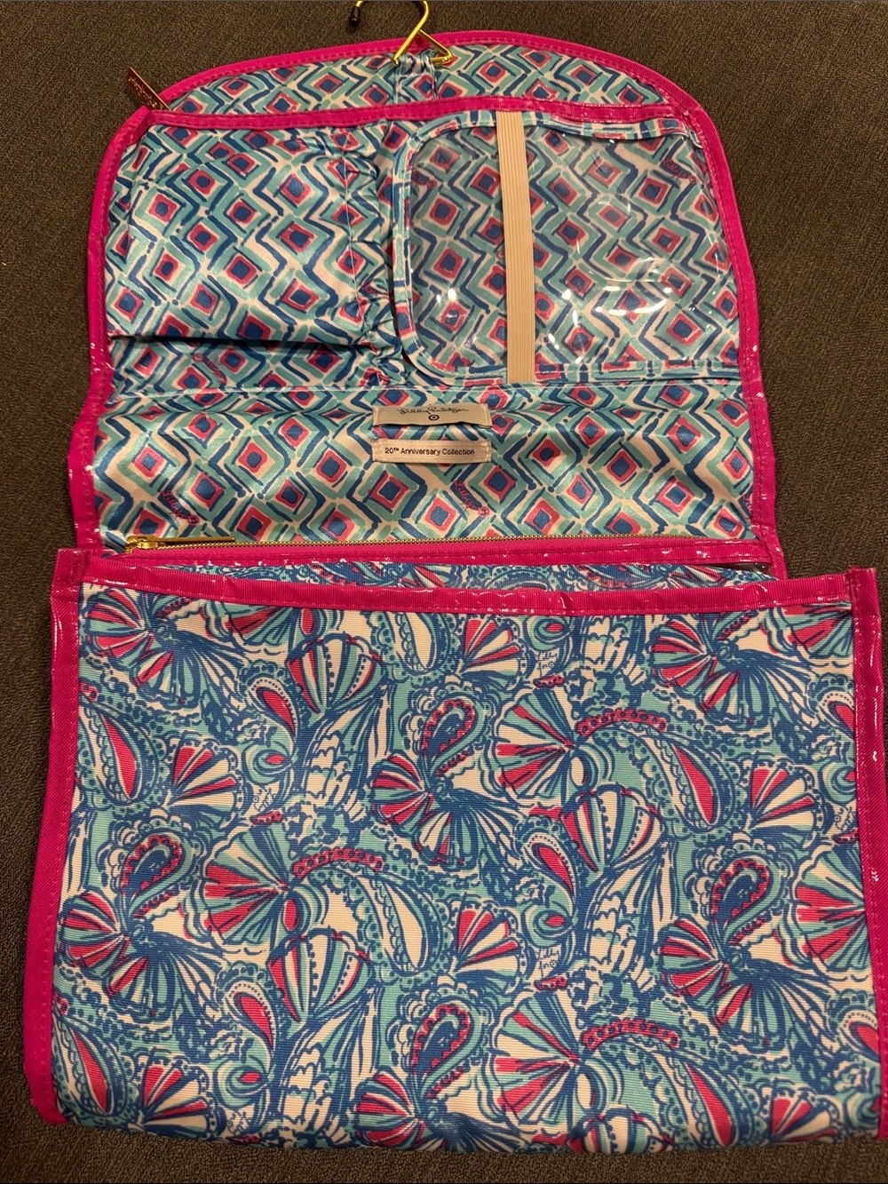 Toiletry bag - Picture 3 of 5
